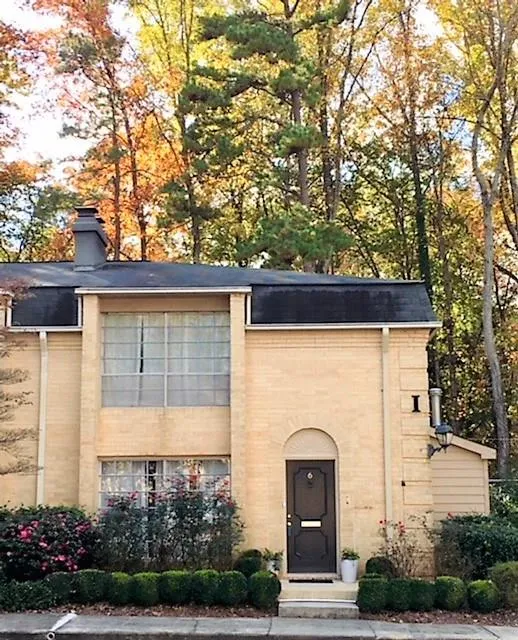 5400 Roswell Road Unit I-6, Atlanta, Georgia 30342, 3 Bedrooms Bedrooms, ,2 BathroomsBathrooms,Residential,Sold,5400 Roswell Road Unit I-6,5932331
