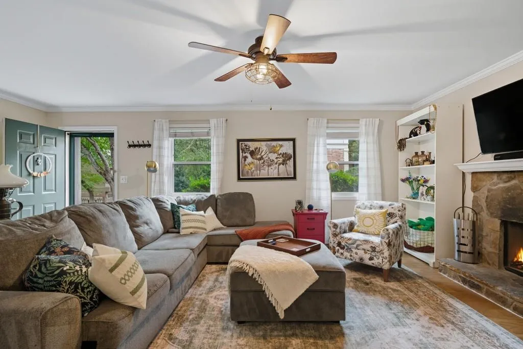 6900 Roswell Road Unit G1, Atlanta, Georgia 30328, 3 Bedrooms Bedrooms, ,2 BathroomsBathrooms,Residential,For Sale,6900 Roswell Road Unit G1,7663181