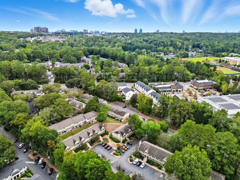 6900 Roswell Road Unit G1, Atlanta, Georgia 30328, 3 Bedrooms Bedrooms, ,2 BathroomsBathrooms,Residential,For Sale,6900 Roswell Road Unit G1,7663181