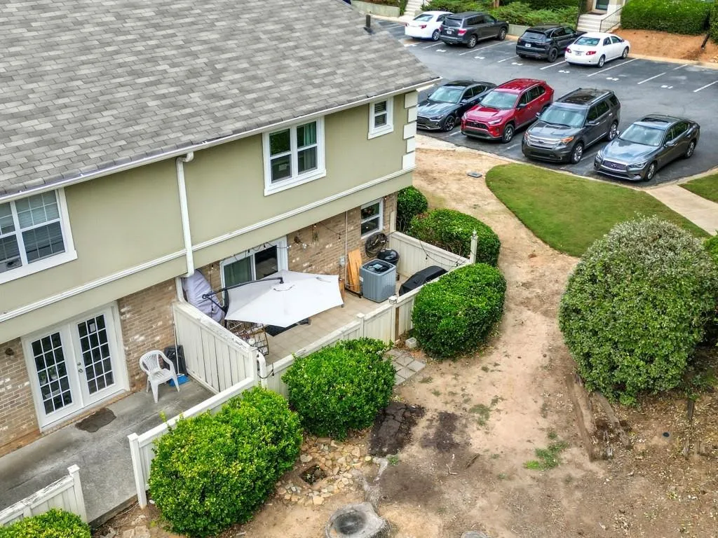 6900 Roswell Road Unit G1, Atlanta, Georgia 30328, 3 Bedrooms Bedrooms, ,2 BathroomsBathrooms,Residential,For Sale,6900 Roswell Road Unit G1,7663181