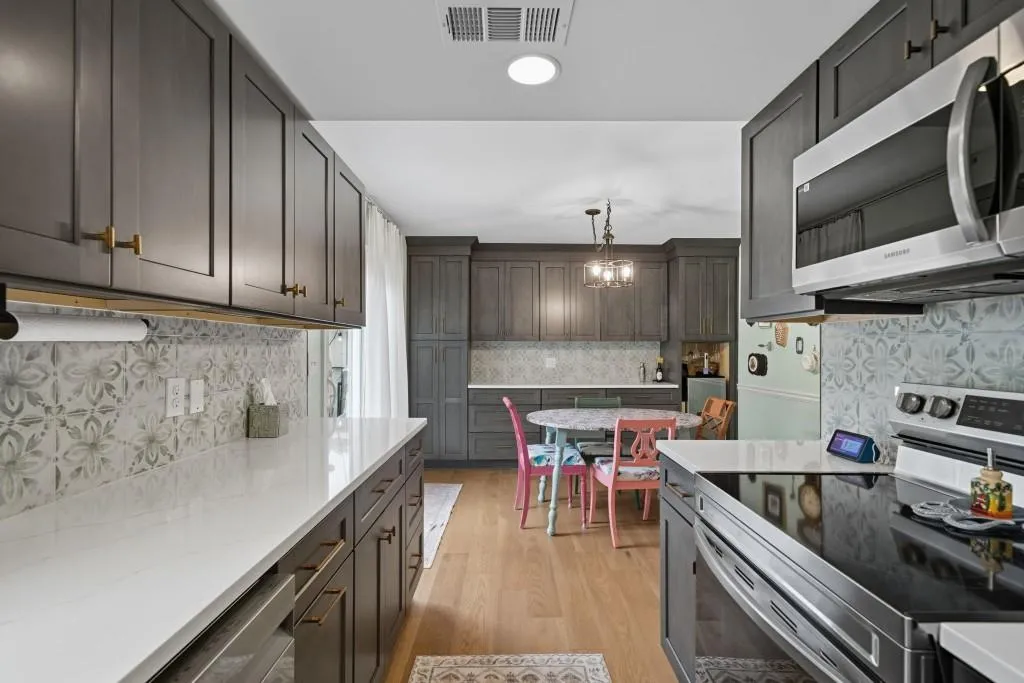 6900 Roswell Road Unit G1, Atlanta, Georgia 30328, 3 Bedrooms Bedrooms, ,2 BathroomsBathrooms,Residential,For Sale,6900 Roswell Road Unit G1,7663181