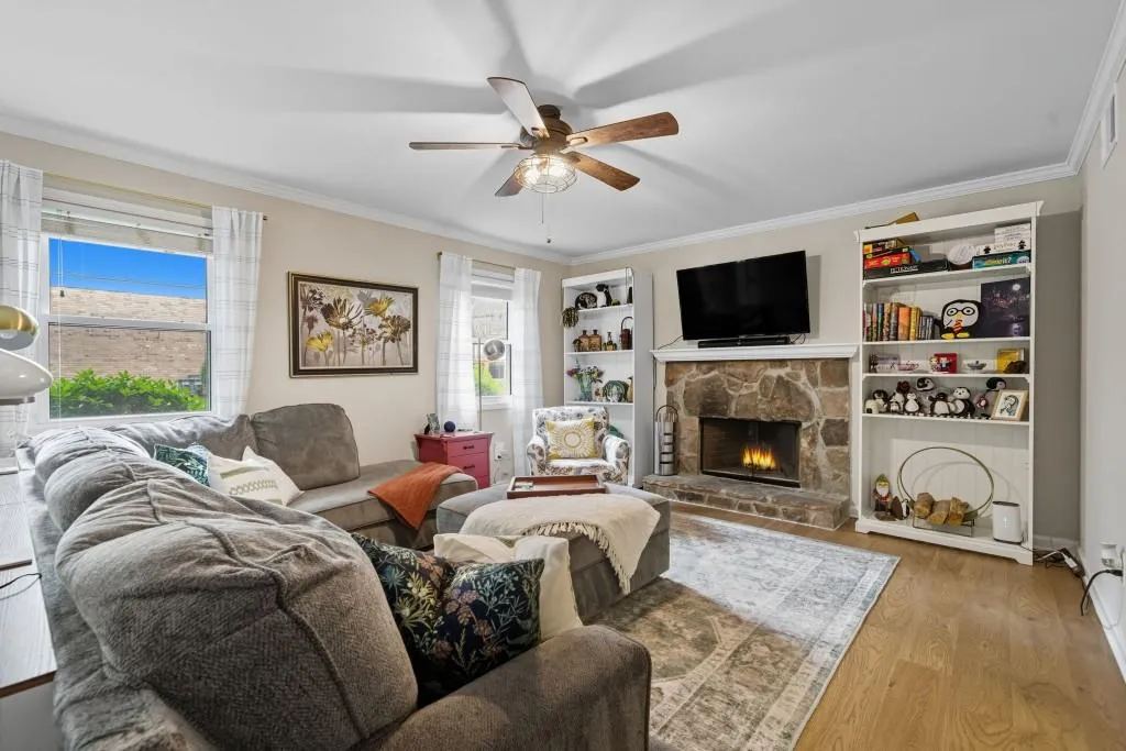 6900 Roswell Road Unit G1, Atlanta, Georgia 30328, 3 Bedrooms Bedrooms, ,2 BathroomsBathrooms,Residential,For Sale,6900 Roswell Road Unit G1,7663181