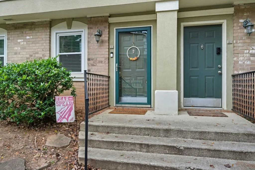 6900 Roswell Road Unit G1, Atlanta, Georgia 30328, 3 Bedrooms Bedrooms, ,2 BathroomsBathrooms,Residential,For Sale,6900 Roswell Road Unit G1,7663181
