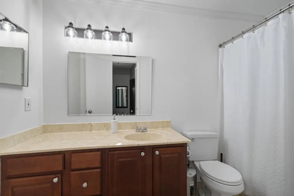 6900 Roswell Road Unit G1, Atlanta, Georgia 30328, 3 Bedrooms Bedrooms, ,2 BathroomsBathrooms,Residential,For Sale,6900 Roswell Road Unit G1,7663181