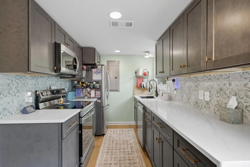 6900 Roswell Road Unit G1, Atlanta, Georgia 30328, 3 Bedrooms Bedrooms, ,2 BathroomsBathrooms,Residential,For Sale,6900 Roswell Road Unit G1,7663181