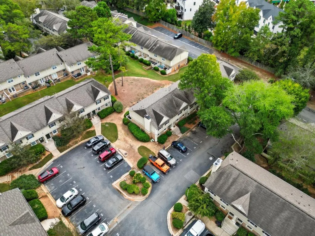 6900 Roswell Road Unit G1, Atlanta, Georgia 30328, 3 Bedrooms Bedrooms, ,2 BathroomsBathrooms,Residential,For Sale,6900 Roswell Road Unit G1,7663181