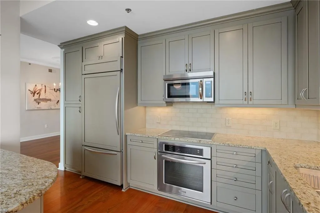 2795 Peachtree Road Ne Unit 1904, Atlanta, Georgia 30305, 2 Bedrooms Bedrooms, ,2 BathroomsBathrooms,Residential,Sold,2795 Peachtree Road Ne Unit 1904,7132222