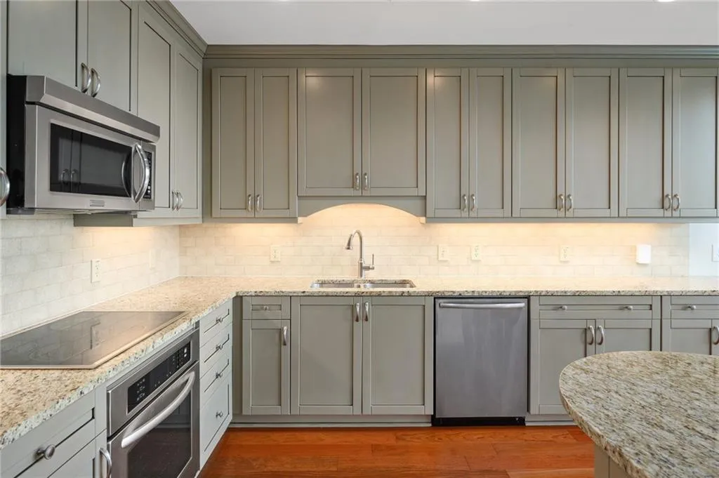 2795 Peachtree Road Ne Unit 1904, Atlanta, Georgia 30305, 2 Bedrooms Bedrooms, ,2 BathroomsBathrooms,Residential,Sold,2795 Peachtree Road Ne Unit 1904,7132222