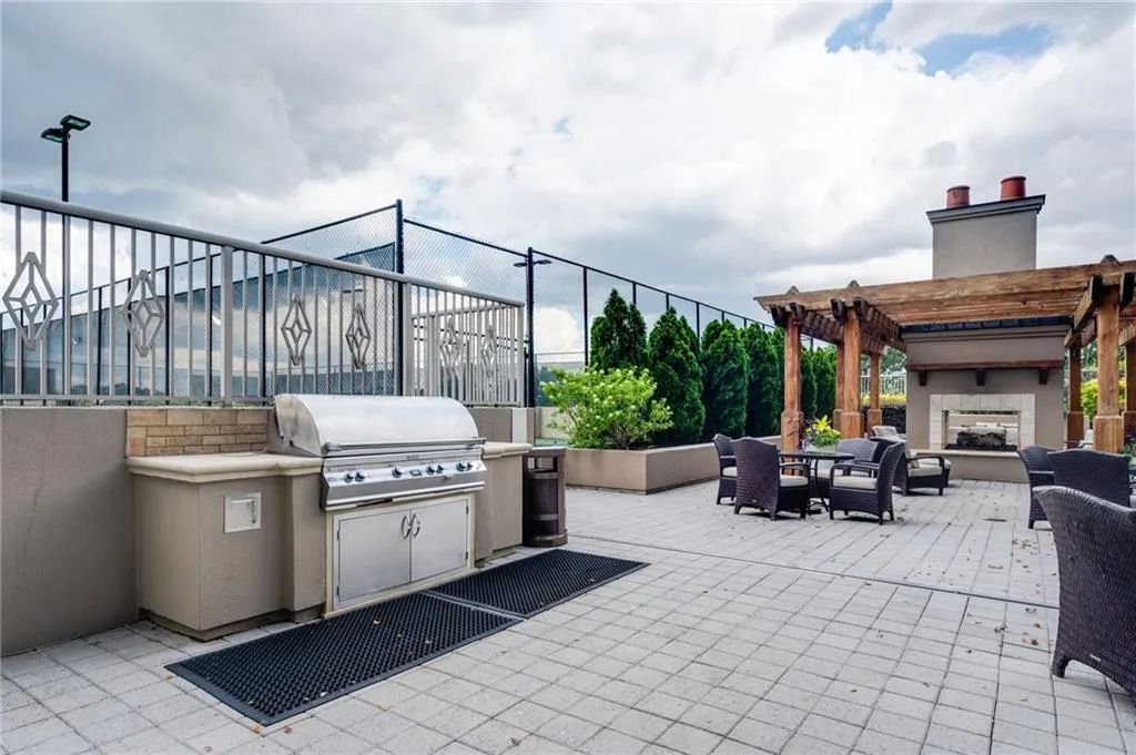 2795 Peachtree Road Ne Unit 1904, Atlanta, Georgia 30305, 2 Bedrooms Bedrooms, ,2 BathroomsBathrooms,Residential,Sold,2795 Peachtree Road Ne Unit 1904,7132222