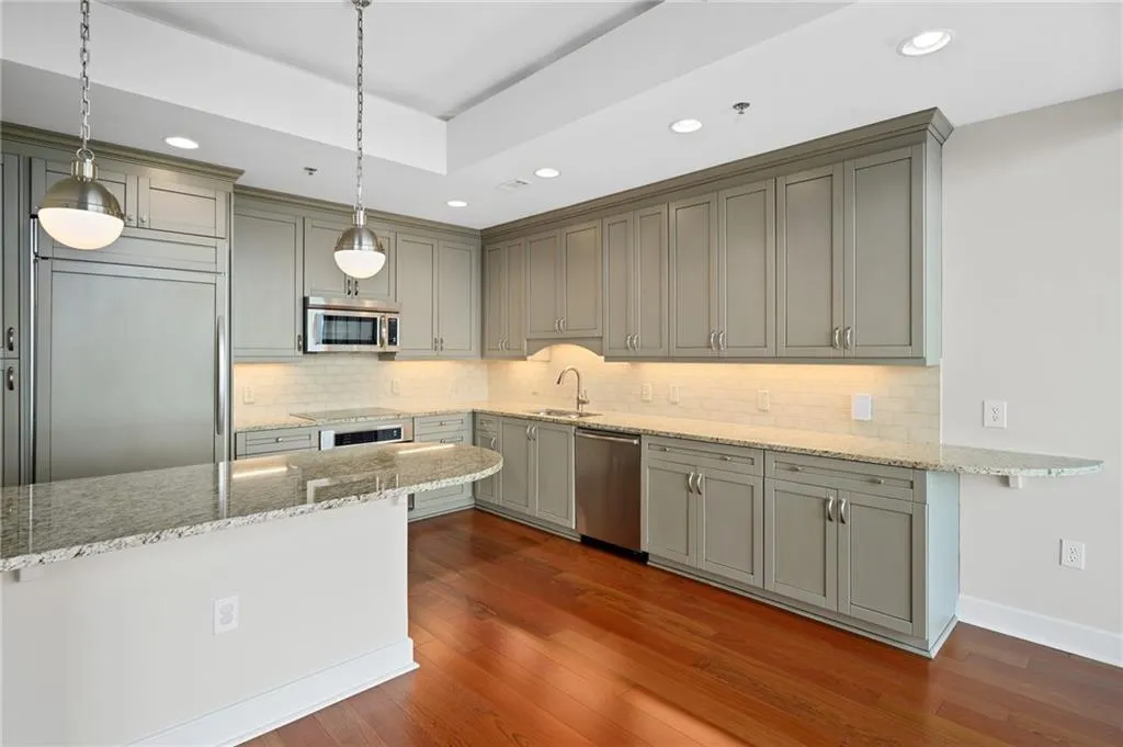 2795 Peachtree Road Ne Unit 1904, Atlanta, Georgia 30305, 2 Bedrooms Bedrooms, ,2 BathroomsBathrooms,Residential,Sold,2795 Peachtree Road Ne Unit 1904,7132222