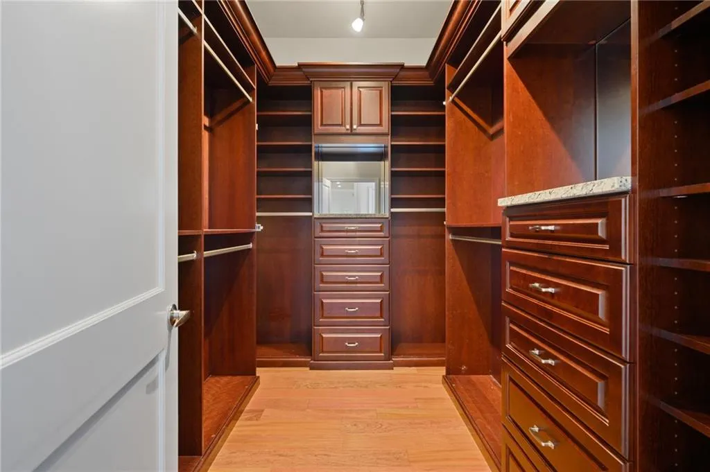 2795 Peachtree Road Ne Unit 1904, Atlanta, Georgia 30305, 2 Bedrooms Bedrooms, ,2 BathroomsBathrooms,Residential,Sold,2795 Peachtree Road Ne Unit 1904,7132222