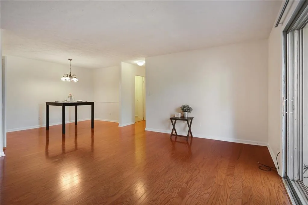 725 Dalrymple Road Unit 1c, Sandy Springs, Georgia 30328, 2 Bedrooms Bedrooms, ,2 BathroomsBathrooms,Residential,Sold,725 Dalrymple Road Unit 1c,6121192