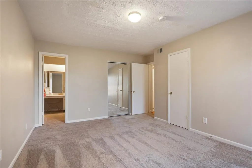 725 Dalrymple Road Unit 1c, Sandy Springs, Georgia 30328, 2 Bedrooms Bedrooms, ,2 BathroomsBathrooms,Residential,Sold,725 Dalrymple Road Unit 1c,6121192