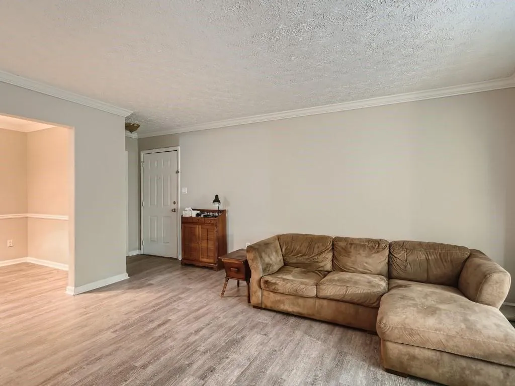 5147 Roswell Road Unit 2, Atlanta, Georgia 30342, 2 Bedrooms Bedrooms, ,1 BathroomBathrooms,Residential,Sold,5147 Roswell Road Unit 2,7114351