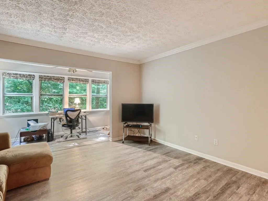 5147 Roswell Road Unit 2, Atlanta, Georgia 30342, 2 Bedrooms Bedrooms, ,1 BathroomBathrooms,Residential,Sold,5147 Roswell Road Unit 2,7114351