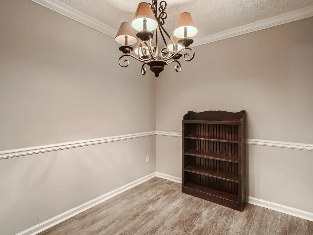 5147 Roswell Road Unit 2, Atlanta, Georgia 30342, 2 Bedrooms Bedrooms, ,1 BathroomBathrooms,Residential,Sold,5147 Roswell Road Unit 2,7114351