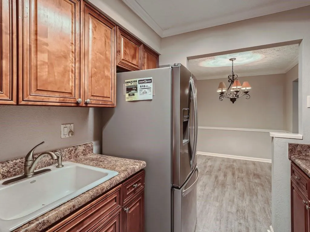 5147 Roswell Road Unit 2, Atlanta, Georgia 30342, 2 Bedrooms Bedrooms, ,1 BathroomBathrooms,Residential,Sold,5147 Roswell Road Unit 2,7114351