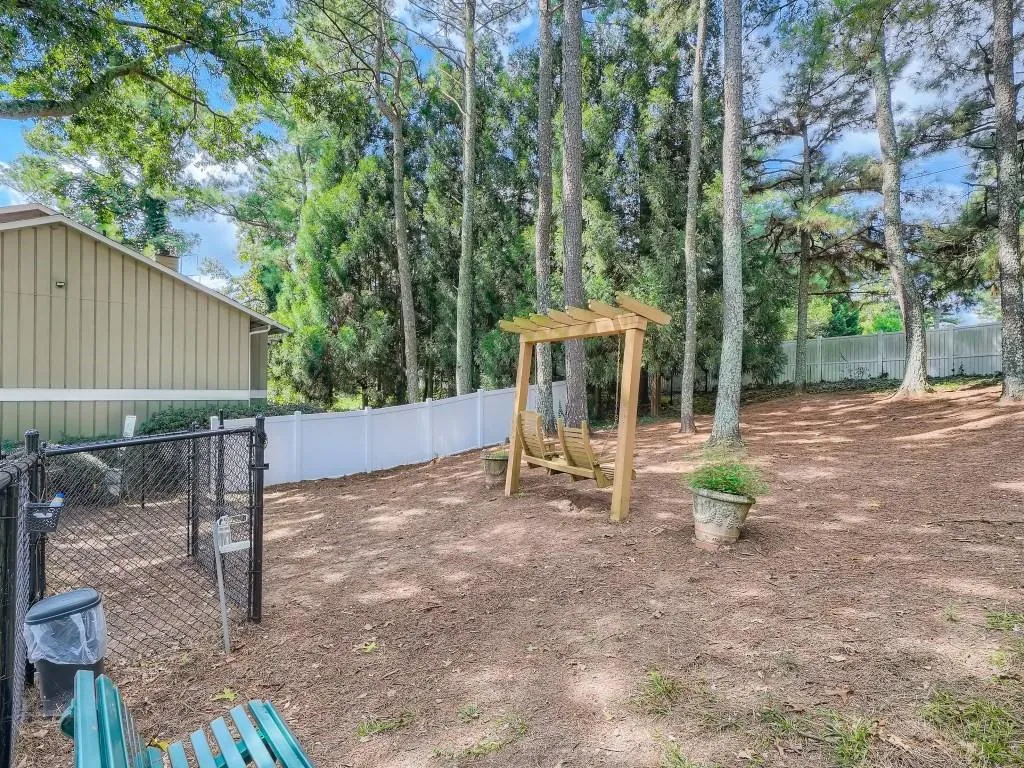 5147 Roswell Road Unit 2, Atlanta, Georgia 30342, 2 Bedrooms Bedrooms, ,1 BathroomBathrooms,Residential,Sold,5147 Roswell Road Unit 2,7114351