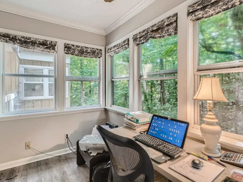 5147 Roswell Road Unit 2, Atlanta, Georgia 30342, 2 Bedrooms Bedrooms, ,1 BathroomBathrooms,Residential,Sold,5147 Roswell Road Unit 2,7114351
