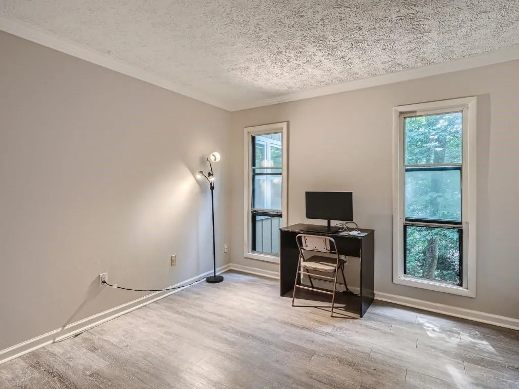 5147 Roswell Road Unit 2, Atlanta, Georgia 30342, 2 Bedrooms Bedrooms, ,1 BathroomBathrooms,Residential,Sold,5147 Roswell Road Unit 2,7114351