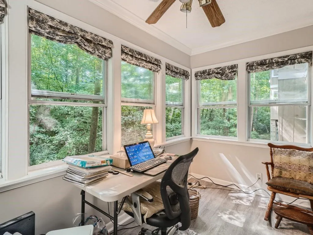 5147 Roswell Road Unit 2, Atlanta, Georgia 30342, 2 Bedrooms Bedrooms, ,1 BathroomBathrooms,Residential,Sold,5147 Roswell Road Unit 2,7114351