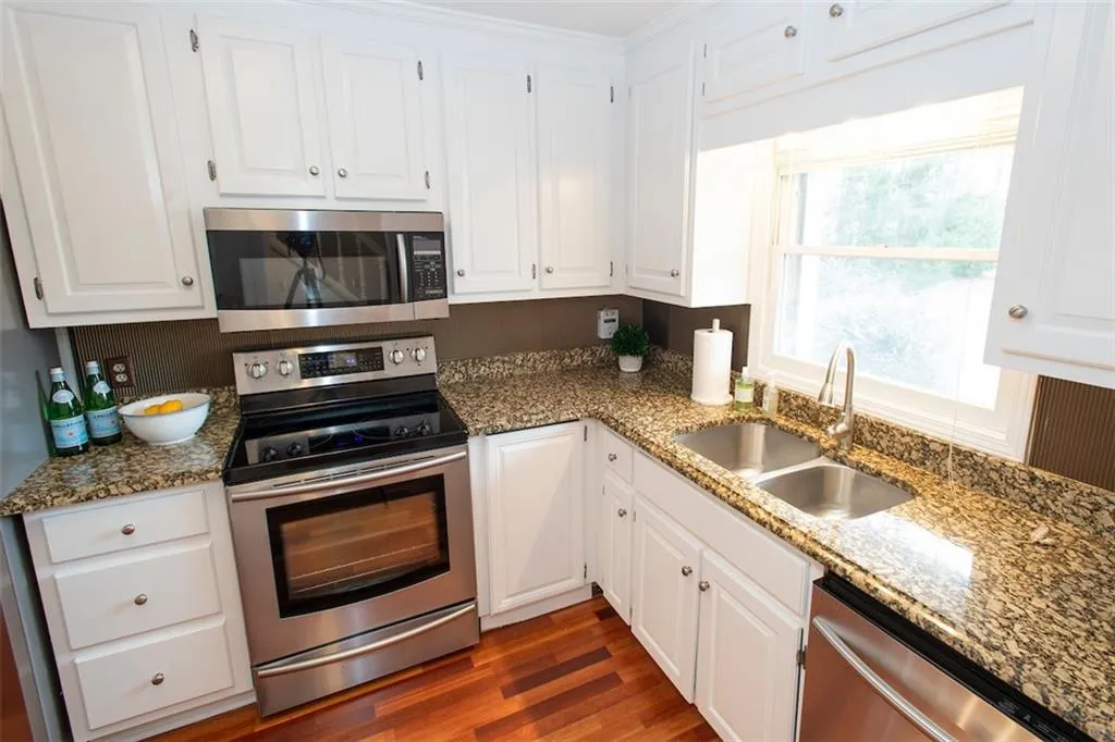 470 Forestgate Court Unit 470, Sandy Springs, Georgia 30350, 3 Bedrooms Bedrooms, ,3 BathroomsBathrooms,Residential,Sold,470 Forestgate Court Unit 470,6823482