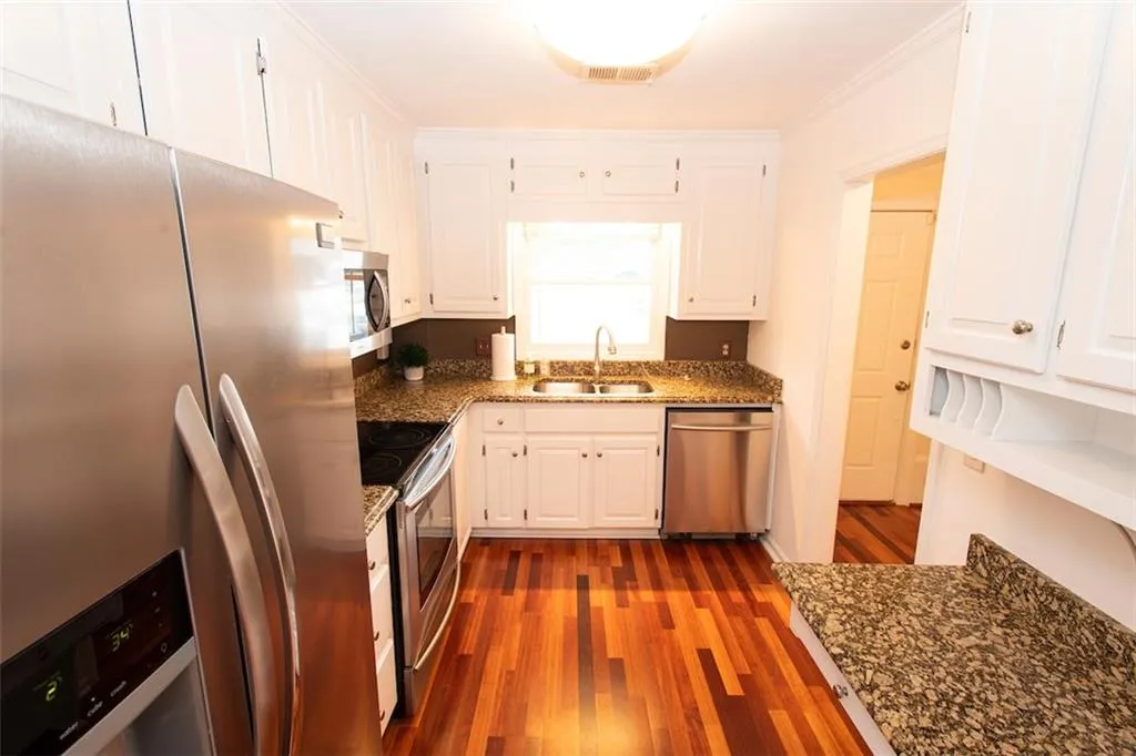 470 Forestgate Court Unit 470, Sandy Springs, Georgia 30350, 3 Bedrooms Bedrooms, ,3 BathroomsBathrooms,Residential,Sold,470 Forestgate Court Unit 470,6823482