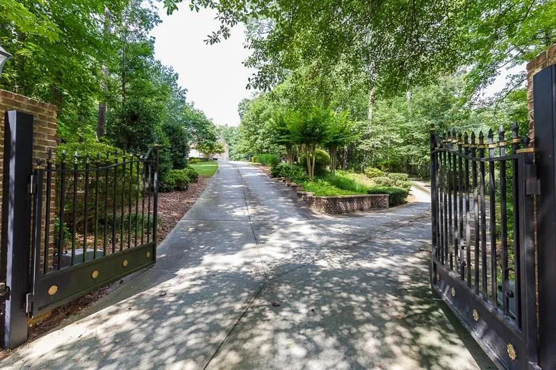 6324 Riverside Drive, Sandy Springs, Georgia 30328, 7 Bedrooms Bedrooms, ,5 BathroomsBathrooms,Residential,Sold,6324 Riverside Drive,5876084