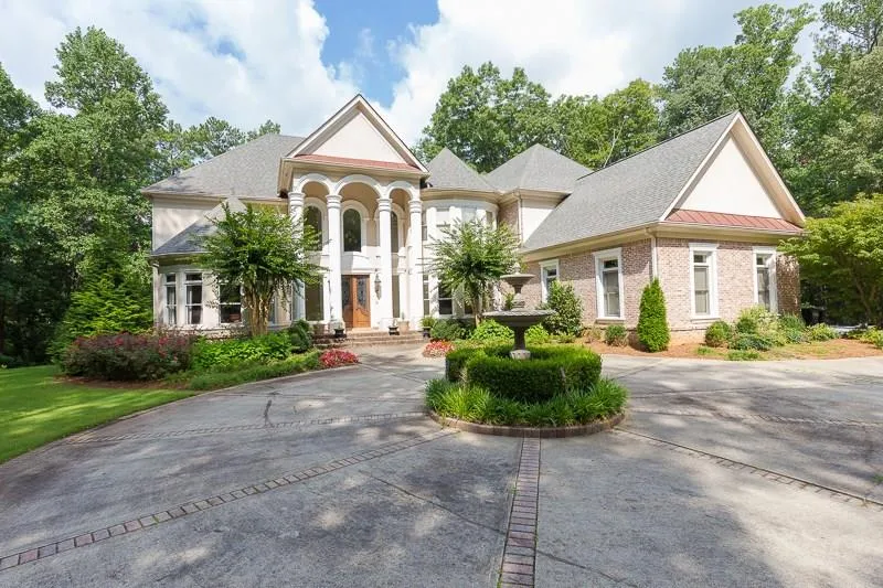 6324 Riverside Drive, Sandy Springs, Georgia 30328, 7 Bedrooms Bedrooms, ,5 BathroomsBathrooms,Residential,Sold,6324 Riverside Drive,5876084