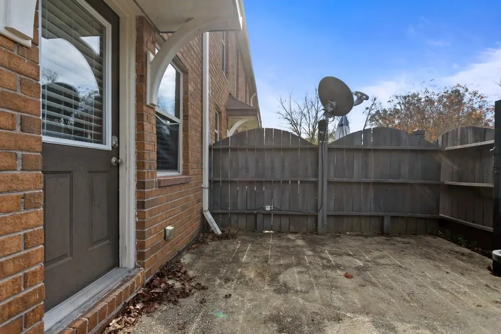215 Nw Winding River Drive Unit G, Sandy Springs, Georgia 30350, 2 Bedrooms Bedrooms, ,2 BathroomsBathrooms,Residential,Sold,215 Nw Winding River Drive Unit G,6813004
