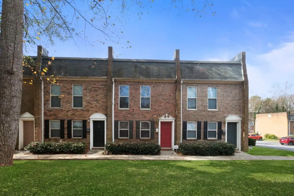 215 Nw Winding River Drive Unit G, Sandy Springs, Georgia 30350, 2 Bedrooms Bedrooms, ,2 BathroomsBathrooms,Residential,Sold,215 Nw Winding River Drive Unit G,6813004