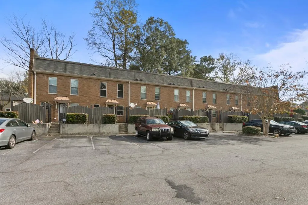 215 Nw Winding River Drive Unit G, Sandy Springs, Georgia 30350, 2 Bedrooms Bedrooms, ,2 BathroomsBathrooms,Residential,Sold,215 Nw Winding River Drive Unit G,6813004