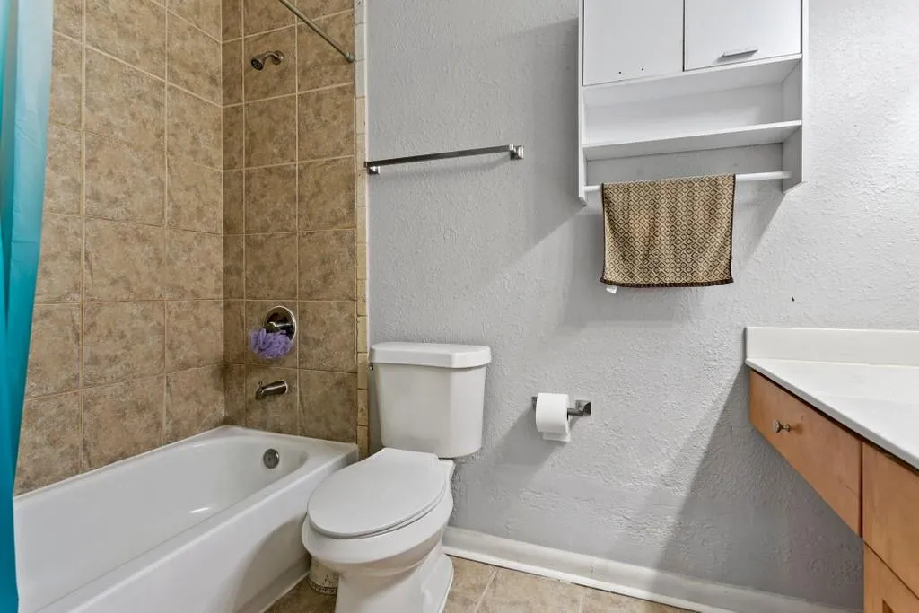 215 Nw Winding River Drive Unit G, Sandy Springs, Georgia 30350, 2 Bedrooms Bedrooms, ,2 BathroomsBathrooms,Residential,Sold,215 Nw Winding River Drive Unit G,6813004