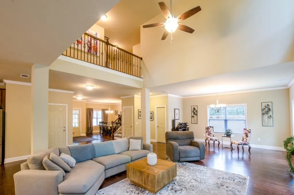 2474 Edwards Drive Nw, Atlanta, Georgia 30318, 4 Bedrooms Bedrooms, ,2 BathroomsBathrooms,Residential,Sold,2474 Edwards Drive Nw,5694980