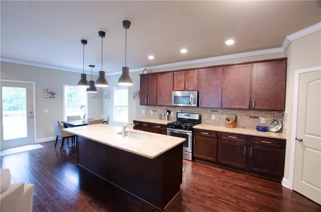 2474 Edwards Drive Nw, Atlanta, Georgia 30318, 4 Bedrooms Bedrooms, ,2 BathroomsBathrooms,Residential,Sold,2474 Edwards Drive Nw,5694980