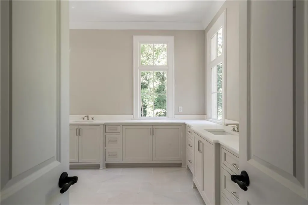 4970 Riverview Road, Atlanta, Georgia 30327, 5 Bedrooms Bedrooms, ,5 BathroomsBathrooms,Residential,Sold,4970 Riverview Road,6565665