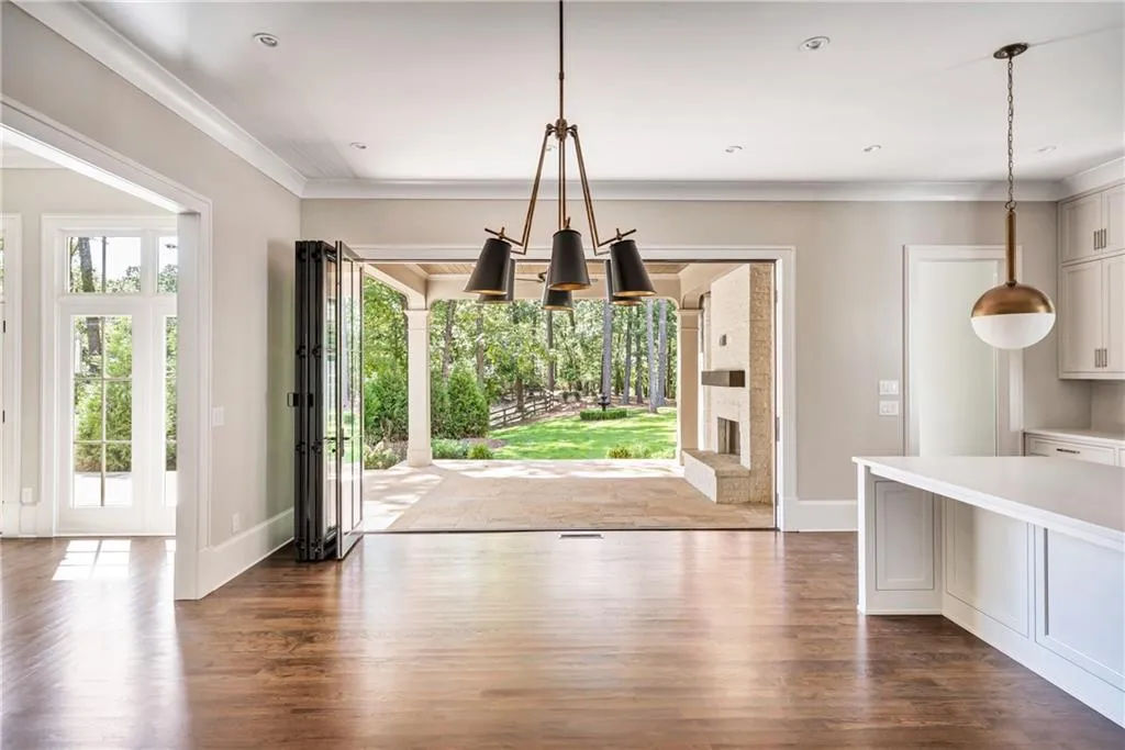 4970 Riverview Road, Atlanta, Georgia 30327, 5 Bedrooms Bedrooms, ,5 BathroomsBathrooms,Residential,Sold,4970 Riverview Road,6565665