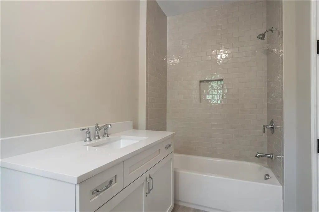 4970 Riverview Road, Atlanta, Georgia 30327, 5 Bedrooms Bedrooms, ,5 BathroomsBathrooms,Residential,Sold,4970 Riverview Road,6565665