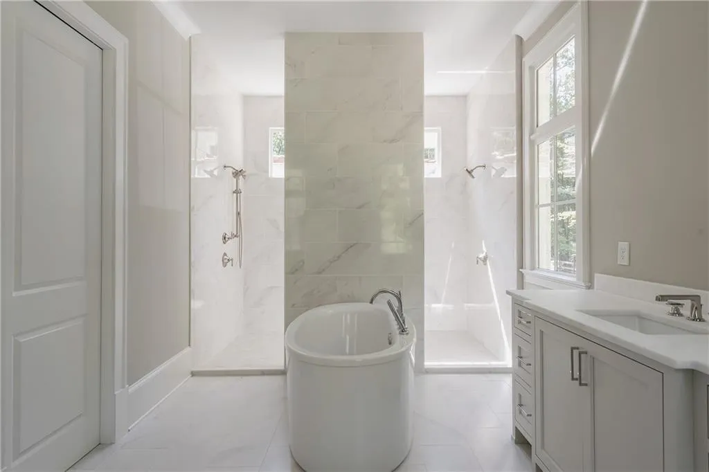 4970 Riverview Road, Atlanta, Georgia 30327, 5 Bedrooms Bedrooms, ,5 BathroomsBathrooms,Residential,Sold,4970 Riverview Road,6565665