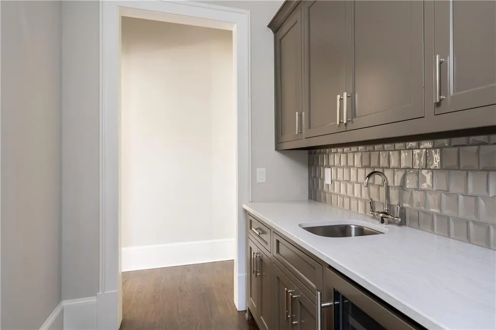 4970 Riverview Road, Atlanta, Georgia 30327, 5 Bedrooms Bedrooms, ,5 BathroomsBathrooms,Residential,Sold,4970 Riverview Road,6565665