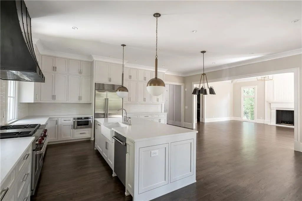 4970 Riverview Road, Atlanta, Georgia 30327, 5 Bedrooms Bedrooms, ,5 BathroomsBathrooms,Residential,Sold,4970 Riverview Road,6565665