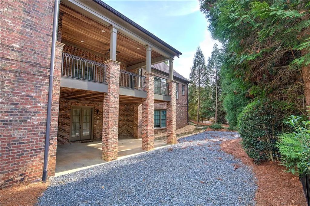 4076 Peachtree Dunwoody Road Ne, Atlanta, Georgia 30342, 4 Bedrooms Bedrooms, 0 ,4 BathroomsBathrooms,Residential,For Sale,4076 Peachtree Dunwoody Road Ne,7701023
