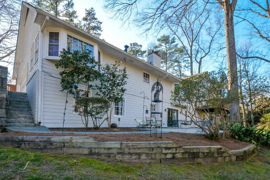 556 Tara Trail, Sandy Springs, Georgia 30327, 4 Bedrooms Bedrooms, ,3 BathroomsBathrooms,Residential,Sold,556 Tara Trail,6516546