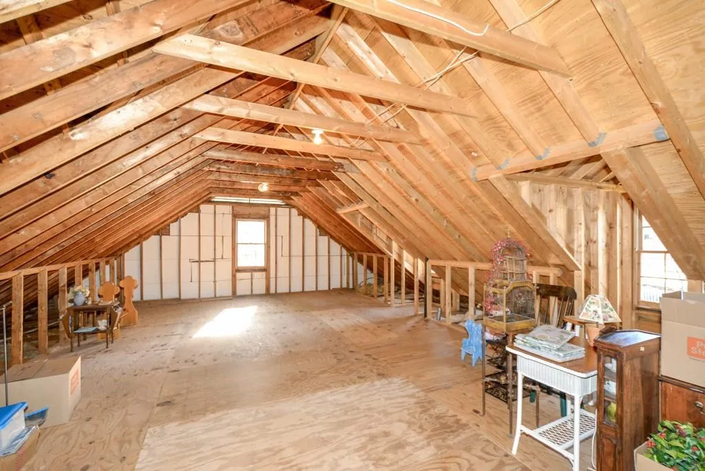 556 Tara Trail, Sandy Springs, Georgia 30327, 4 Bedrooms Bedrooms, ,3 BathroomsBathrooms,Residential,Sold,556 Tara Trail,6516546