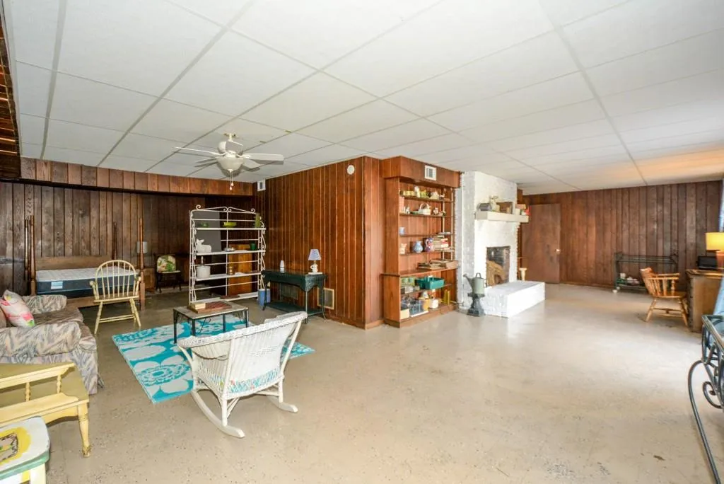 556 Tara Trail, Sandy Springs, Georgia 30327, 4 Bedrooms Bedrooms, ,3 BathroomsBathrooms,Residential,Sold,556 Tara Trail,6516546