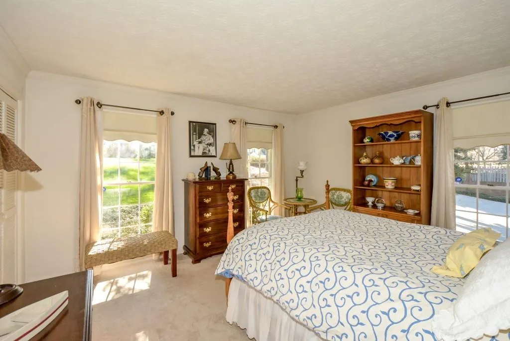 556 Tara Trail, Sandy Springs, Georgia 30327, 4 Bedrooms Bedrooms, ,3 BathroomsBathrooms,Residential,Sold,556 Tara Trail,6516546