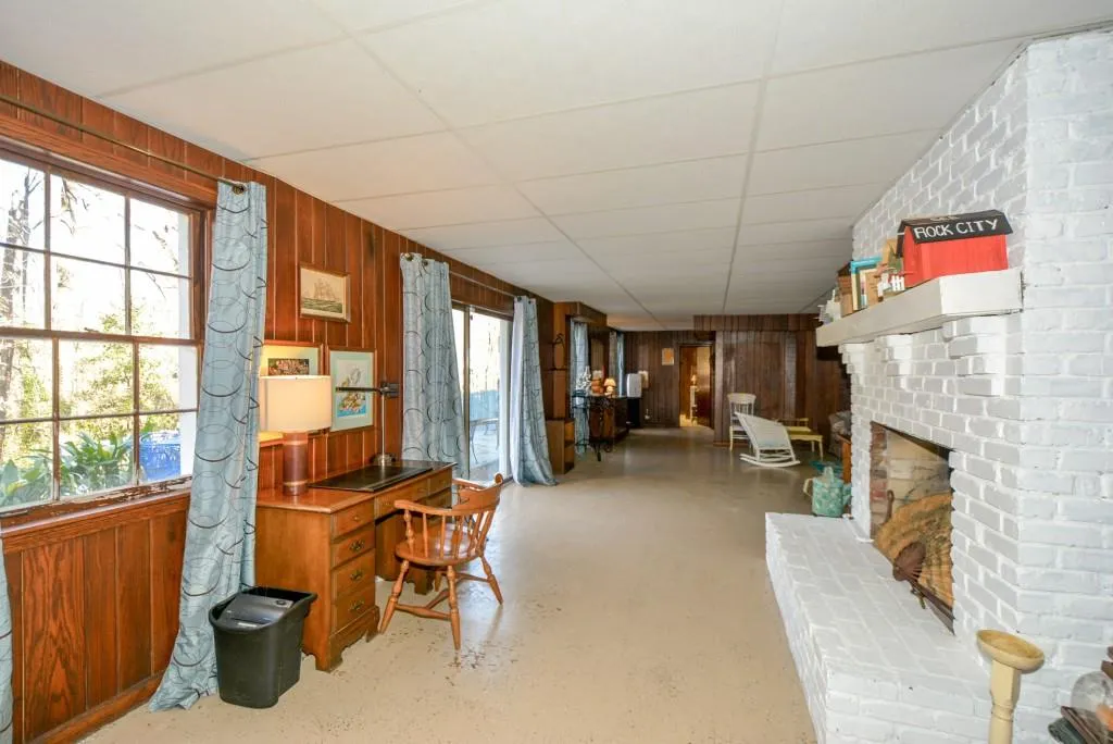 556 Tara Trail, Sandy Springs, Georgia 30327, 4 Bedrooms Bedrooms, ,3 BathroomsBathrooms,Residential,Sold,556 Tara Trail,6516546