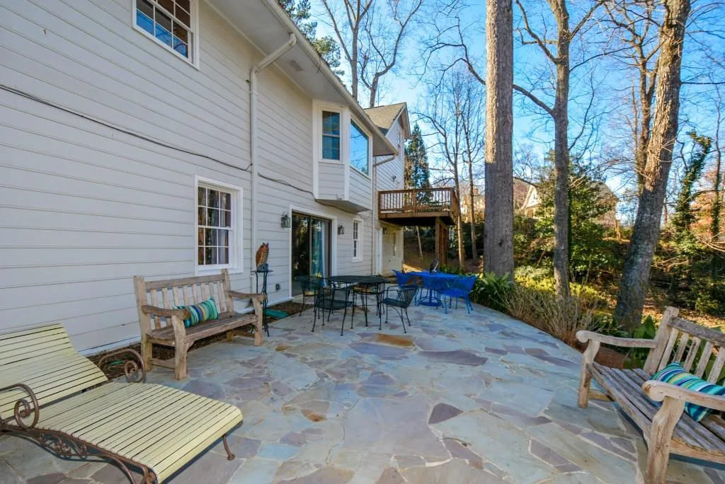 556 Tara Trail, Sandy Springs, Georgia 30327, 4 Bedrooms Bedrooms, ,3 BathroomsBathrooms,Residential,Sold,556 Tara Trail,6516546