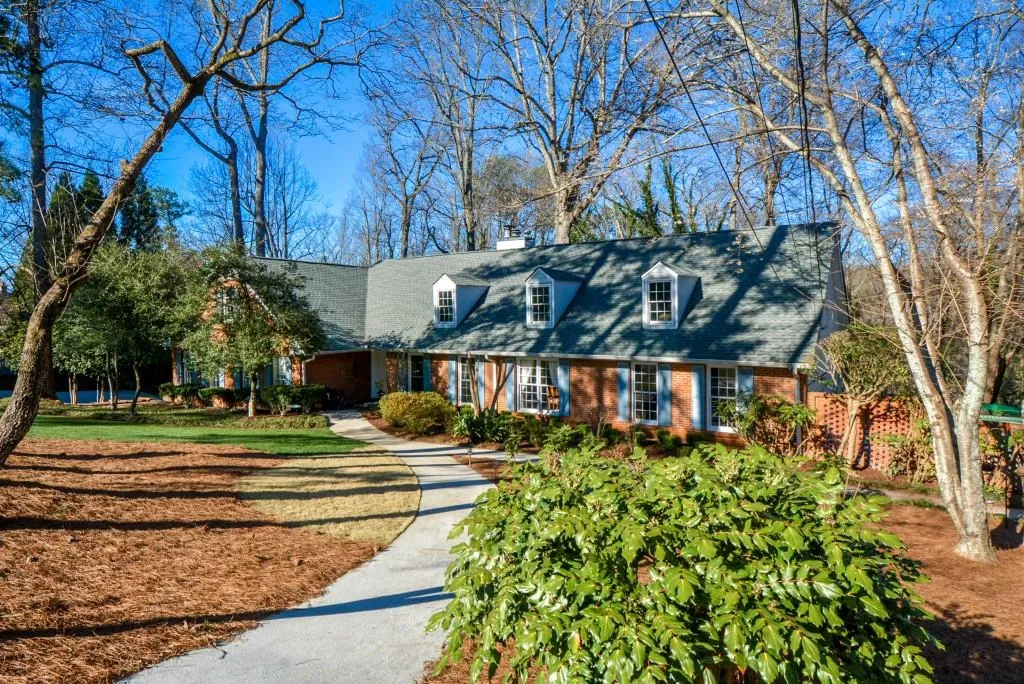 556 Tara Trail, Sandy Springs, Georgia 30327, 4 Bedrooms Bedrooms, ,3 BathroomsBathrooms,Residential,Sold,556 Tara Trail,6516546