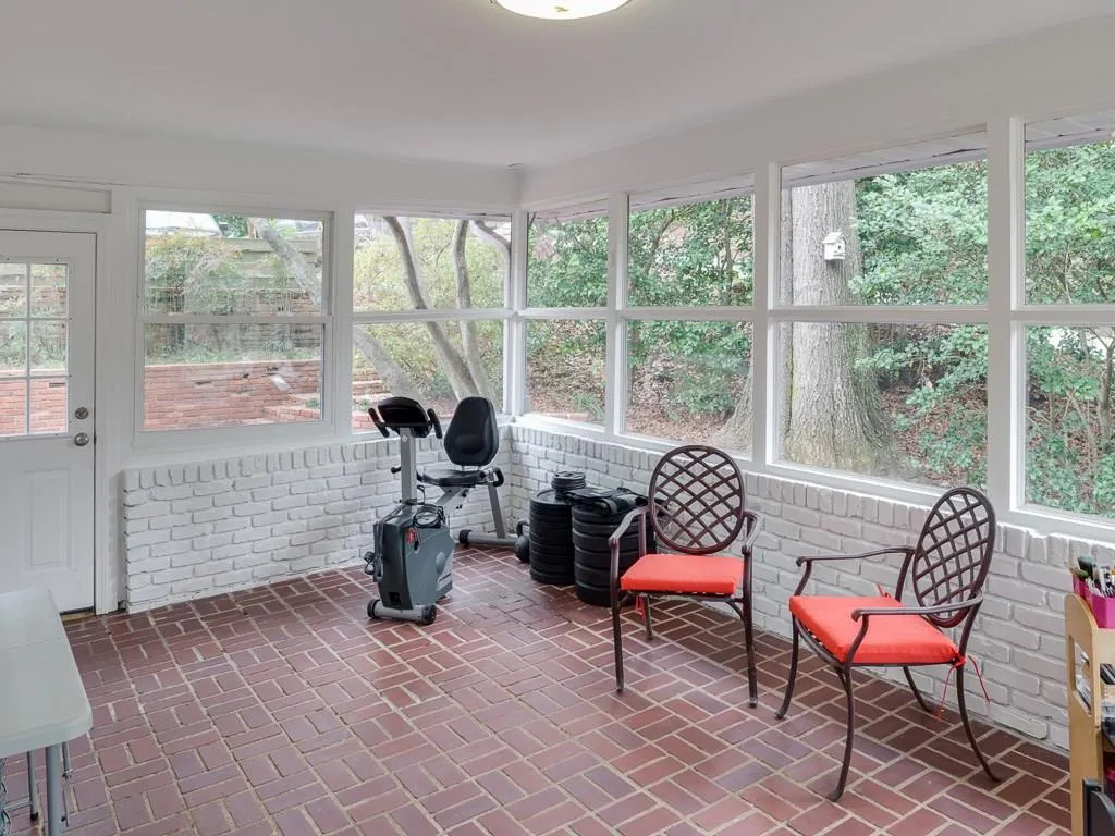 4299 Rickenbacker Way Ne, Atlanta, Georgia 30342, 4 Bedrooms Bedrooms, ,2 BathroomsBathrooms,Residential,Sold,4299 Rickenbacker Way Ne,5971198